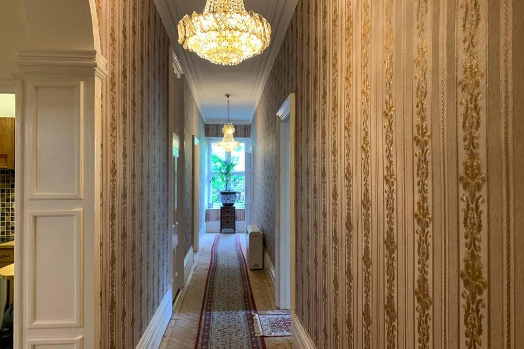 Luxurious Apartment In Historic Mansion - Sleeps 7 Ladock Εξωτερικό φωτογραφία